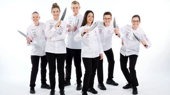 
                    Shun White knife block from Kai, partner of the Swiss National Junior Culinary team