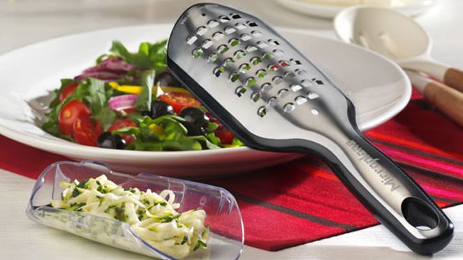 
                    Elite grater rough with useful protection cover