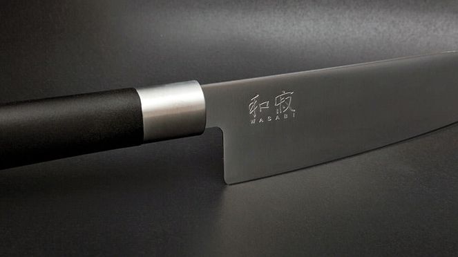 
                    La lame des couteaux Wasabi Black dans la mallette à couteau Wasabi