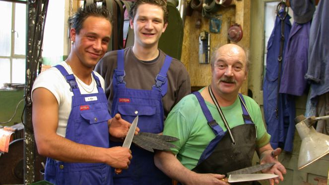 
                    Il coltello da chef 1922 viene prodotto a Solingen della manifattura Windmühle