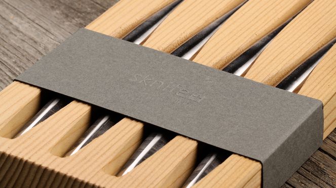 
                    Messerset – Holzbox-Verpackung aus gedämpftem Tannenholz