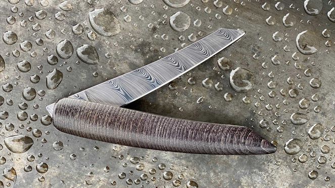 
                    swiss knife couteau de poche damast avec manche en bois de frêne