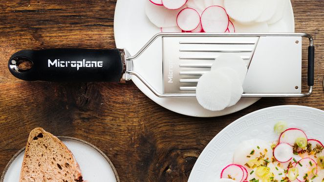 
                    Microplane Gourmet Slicer with vegetable Carpaccio