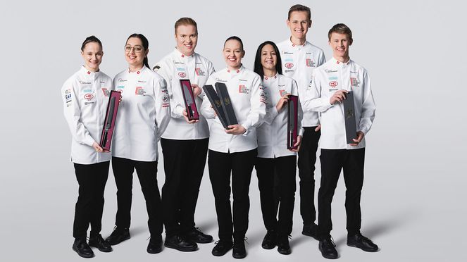 
                    Porte-couteau chêne de Kai, partenaire de l'équipe nationale suisse junior des cuisiniers