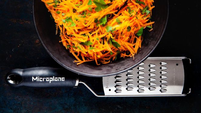
                    Julienne grater of the Microplane Gourmet series