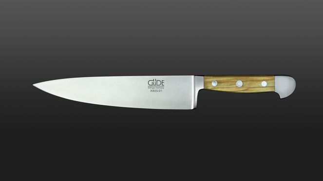 
                    The chef's knife olive allows a comfortable working