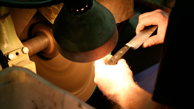 
                    Il coltello da bistecca Güde Rustico viene prodotto manualmente