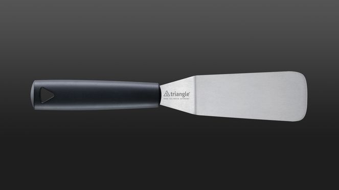 
                    La spatule coudée en acier inoxydable
