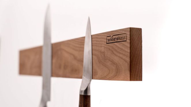 
                    Knife Strip made of walnut wood