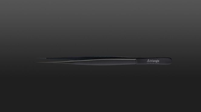 
                    The black coating of the precision tweezers black ensures a particularly elegant look