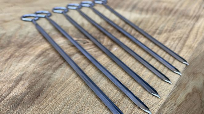 
                    Skewer set with hardened points